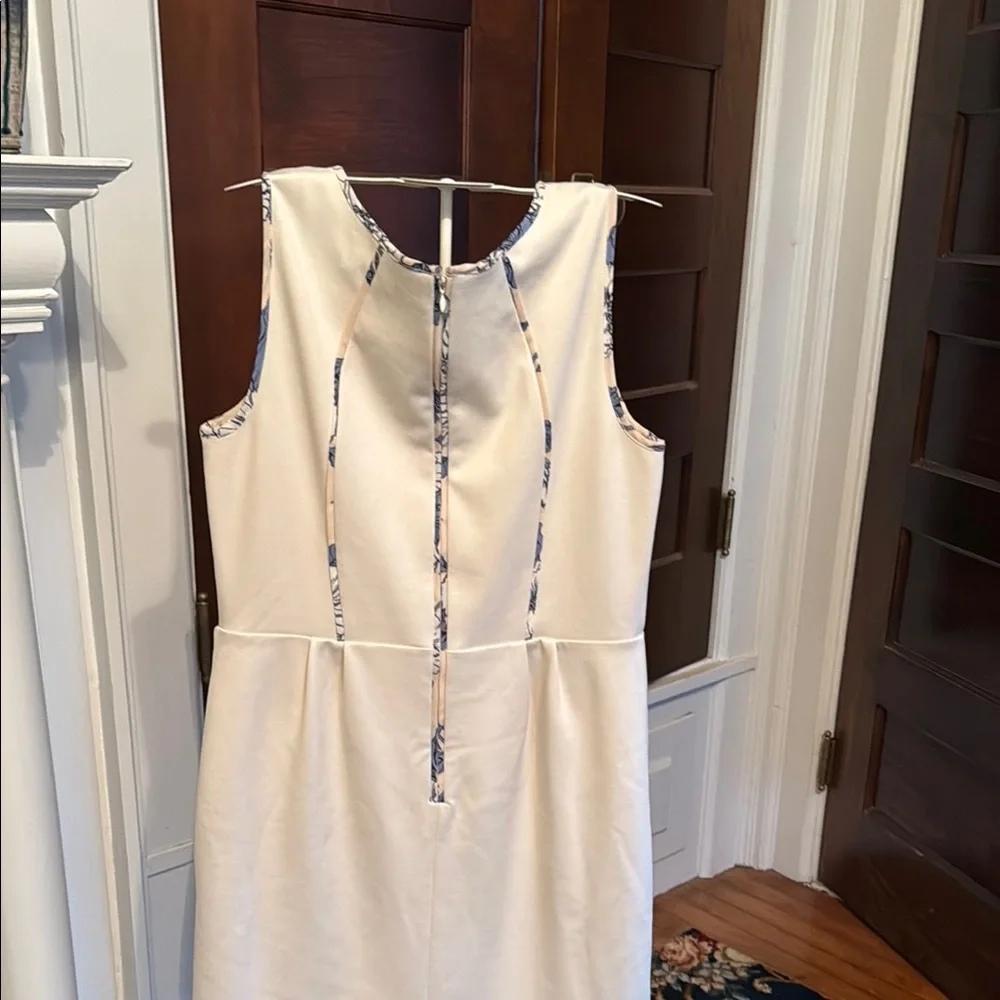 Ann‎ Taylor  Dress in Classic ivory w/ floral patterned piping. Worn about 4x